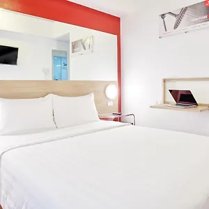 Red Planet Ortigas Hotel Mandaluyong