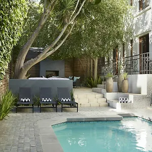 https://bayflowers-guest-house.hotels-capetown.com