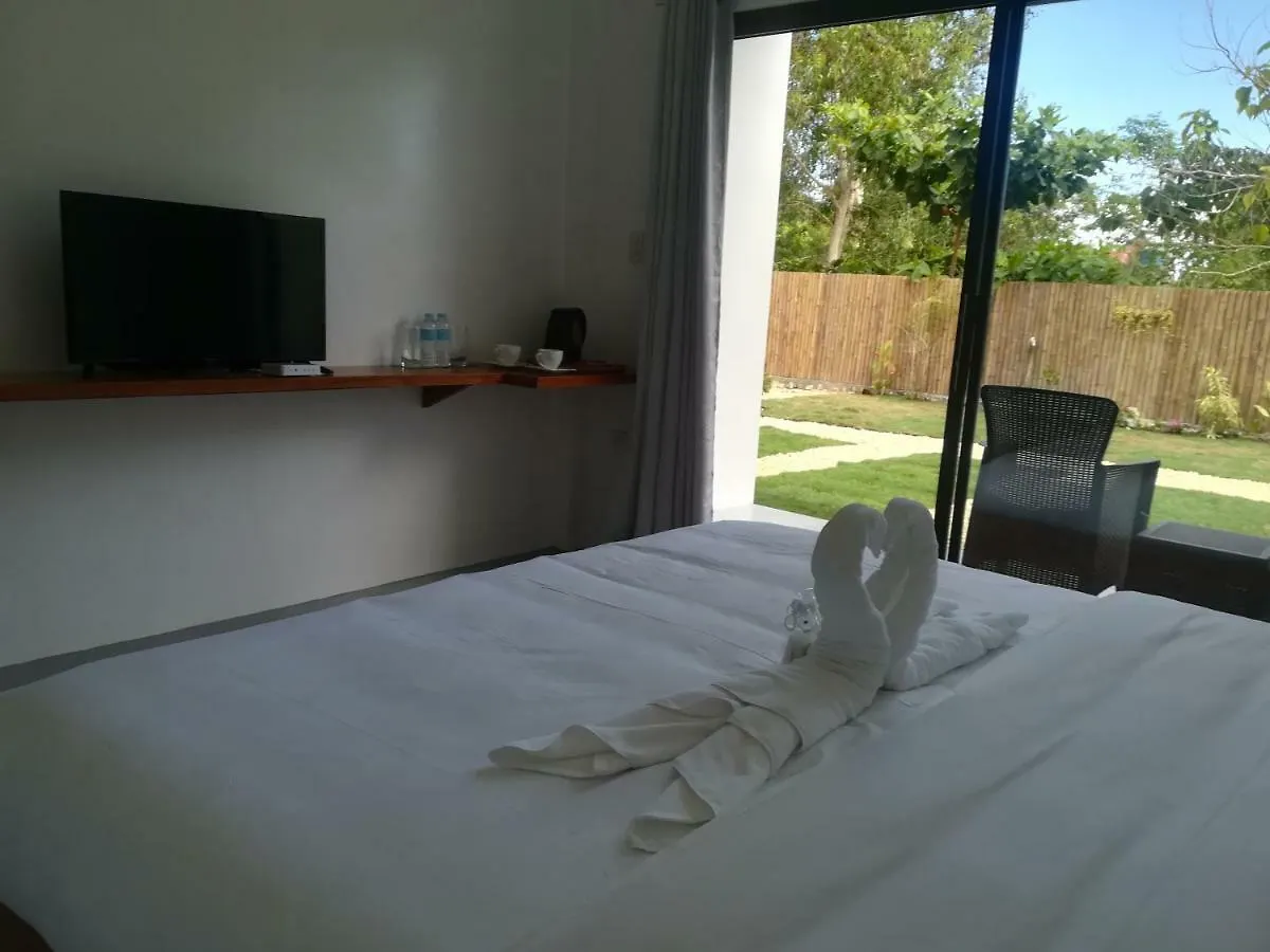 Christelle Inn Panglao 0*,
